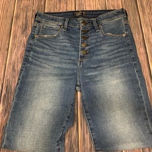 Women’s Abercrombie & Fitch Simone High Rise Ankle jeans with raw hem